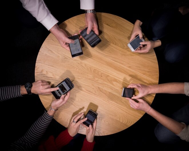 «La durée de vie d’un smartphone est aujourd’hui de 23 mois», selon le rapport sénatorial. © AFP