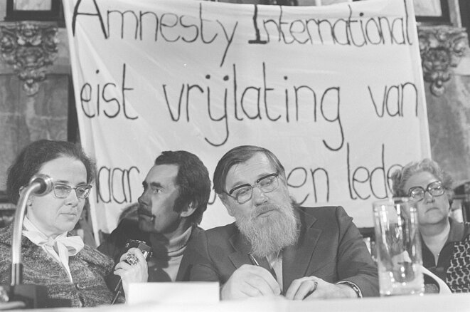 Maria Rozanova et André Siniavski à la tribune d'une réunion d'Amnesty, en novembre 1975 à Amsterdam. © Wikimedia commons, Rob Mieremet/Anefo. Maria Rozanova et André Siniavski à la tribune d'une réunion d'Amnesty, en novembre 1975 à Amsterdam. © Wikimedia commons, Rob Mieremet/Anefo.