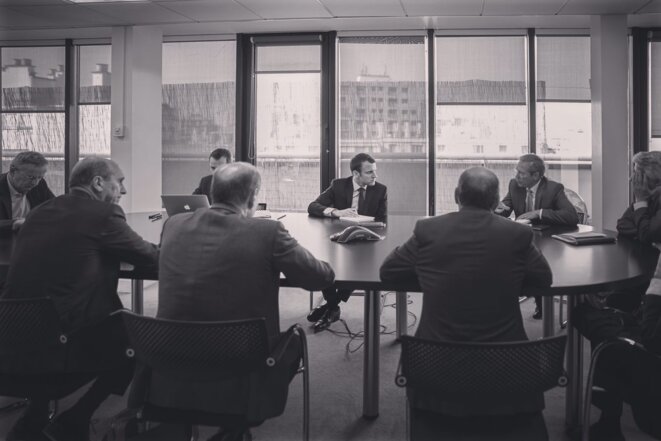 Réunion le 21 avril 2017 au siège de campagne d'Emmanuel Macron, en présence de Michel Debacq (tout à gauche) © Compte Twitter d'Emmanuel Macron