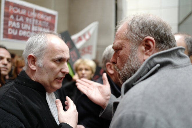 Éric Dupond-Moretti râle contre la grève de ses confrères, le 2 mars au tribunal de Nice. © AFP Éric Dupond-Moretti râle contre la grève de ses confrères, le 2 mars au tribunal de Nice. © AFP