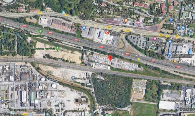 Aire d'accueil de Saint-Menet (13), située entre une autoroute, une usine Seveso seuil haut, une déchetterie, un transformateur électrique et un terrain de moto-cross © google maps Aire d'accueil de Saint-Menet (13), située entre une autoroute, une usine Seveso seuil haut, une déchetterie, un transformateur électrique et un terrain de moto-cross © google maps