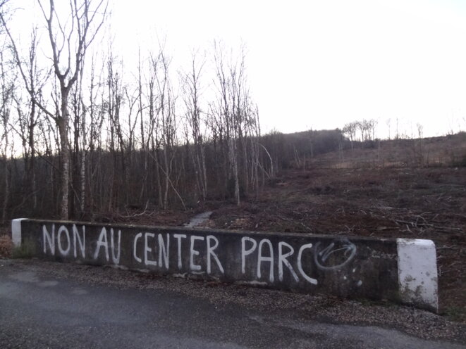 L'occupation sur le terrain, combiné aux actions juridiques, aura permis de stopper le déboisement dans la forêt de Chambaran L'occupation sur le terrain, combiné aux actions juridiques, aura permis de stopper le déboisement dans la forêt de Chambaran