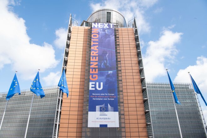 La bannière «Plan de relance pour l'Europe» sur la façade du bâtiment Berlaymont: Next Generation © Co-opérateurs: Photo : Aurore Martignoni / Architectes : André Polak-Lucien De Vestel-Jean PolakI/ UE- ID: P-044199 / 00-27-18/06/2020 La bannière «Plan de relance pour l'Europe» sur la façade du bâtiment Berlaymont: Next Generation © Co-opérateurs: Photo : Aurore Martignoni / Architectes : André Polak-Lucien De Vestel-Jean PolakI/ UE- ID: P-044199 / 00-27-18/06/2020