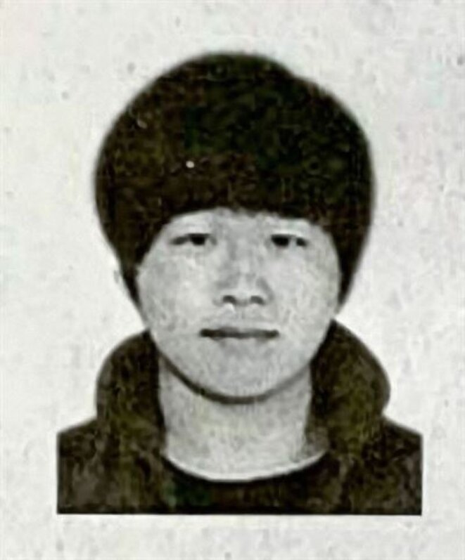 Cho Joo-bin, chef du réseau criminel Nth Room en Corée du Sud, sort d’un poste de police à Séoul le 25 mars : plus de 100 suspects ont été arrêtés dans le cadre du scandale du Telegram. Cho Joo-bin, chef du réseau criminel Nth Room en Corée du Sud, sort d’un poste de police à Séoul le 25 mars : plus de 100 suspects ont été arrêtés dans le cadre du scandale du Telegram.