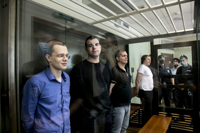 Kryukov, Kostylenkov, Karamzin et Poletaev. © Vlad Dokshin / "Novaya Gazeta" Kryukov, Kostylenkov, Karamzin et Poletaev. © Vlad Dokshin / "Novaya Gazeta"