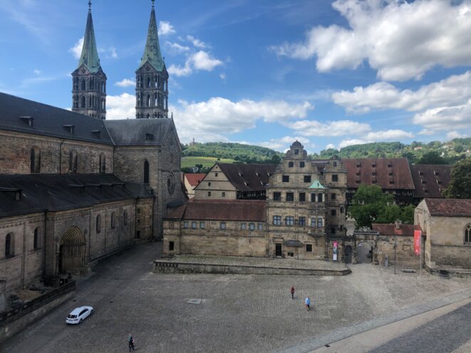 La cathédrale de Bamberg vue de la bibliothèque, et l'actuel musée d'histoire de la ville, où Dürer séjourna avec son épouse. © DR. La cathédrale de Bamberg vue de la bibliothèque, et l'actuel musée d'histoire de la ville, où Dürer séjourna avec son épouse. © DR.