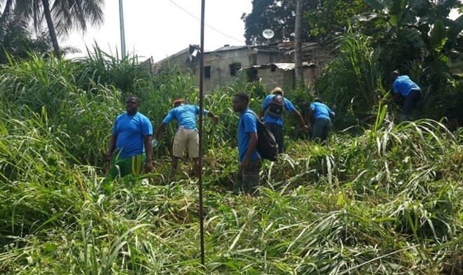 Gabon | Engagement citoyen des jeunes dans les travaux d'amélioration du cadre de vie. Gabon | Engagement citoyen des jeunes dans les travaux d'amélioration du cadre de vie.