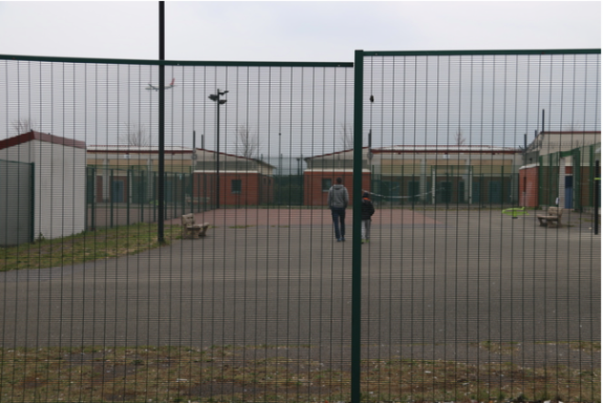 Centre de rétention administrative du Mesnil-Amelot, juillet 2019. © Mathilde Mathieu Centre de rétention administrative du Mesnil-Amelot, juillet 2019. © Mathilde Mathieu