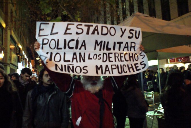 "Soutien à la grève de la faim des prisonniers politiques Mapuche" © Sin.fronteras CC BY-NC-ND 2.0 "Soutien à la grève de la faim des prisonniers politiques Mapuche" © Sin.fronteras CC BY-NC-ND 2.0