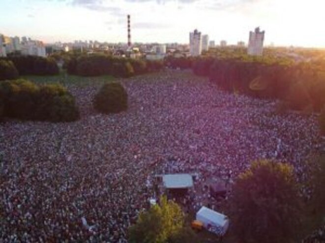 minsk-rassemblement-de-tihanovskaya