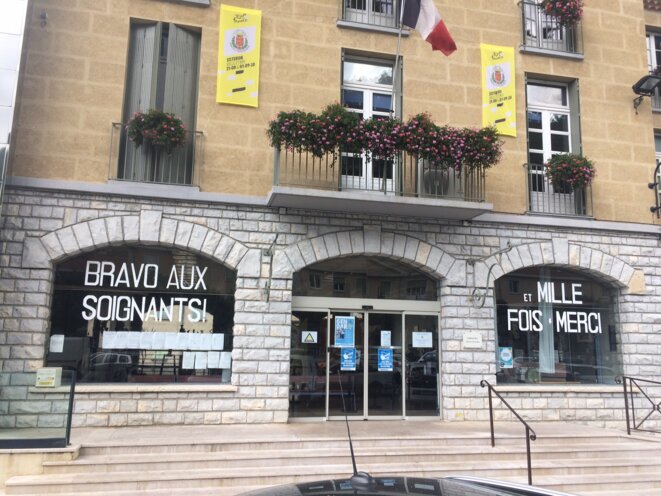 La mairie de Sisteron soutient les soignants mais pas les urgences. © JLLT / MP La mairie de Sisteron soutient les soignants mais pas les urgences. © JLLT / MP