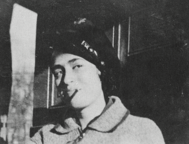 Lisa Fittko, jeune militante antinazie, en Allemagne vers 1928. Lisa Fittko, jeune militante antinazie, en Allemagne vers 1928.