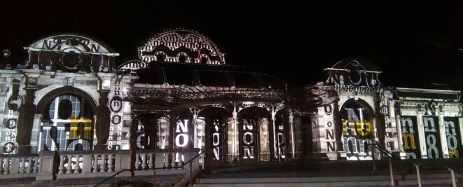 Vichy est la ville où l’on a dit «non», si l’on en croit le spectacle présenté par MM. Aguilera, Riboulet et Wauquiez. © SR Vichy est la ville où l’on a dit «non», si l’on en croit le spectacle présenté par MM. Aguilera, Riboulet et Wauquiez. © SR