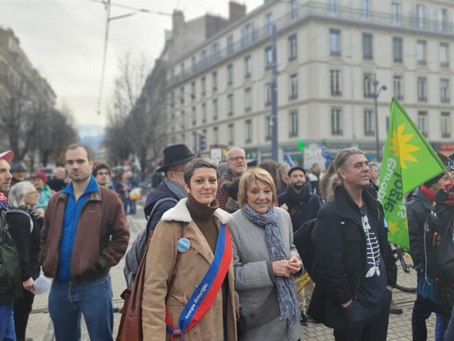 lors d'une manifestation à Grenoble lors d'une manifestation à Grenoble