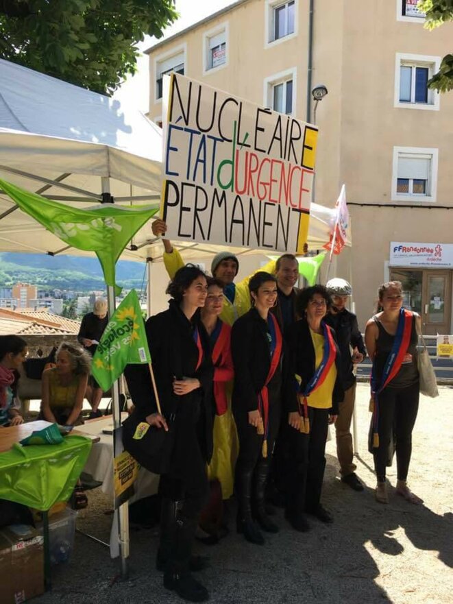 2018 Groupe élus écolos RCES en soutien aux militants Green Peace jugés à Privas 07 avec Florence CerbaÏ ,Corinne Morel-Darleux, Emilie Marche, Monique Cosson et David Corman 2018 Groupe élus écolos RCES en soutien aux militants Green Peace jugés à Privas 07 avec Florence CerbaÏ ,Corinne Morel-Darleux, Emilie Marche, Monique Cosson et David Corman