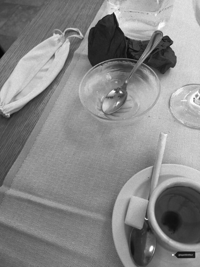 Café masqué © Le petit bretteur Café masqué © Le petit bretteur