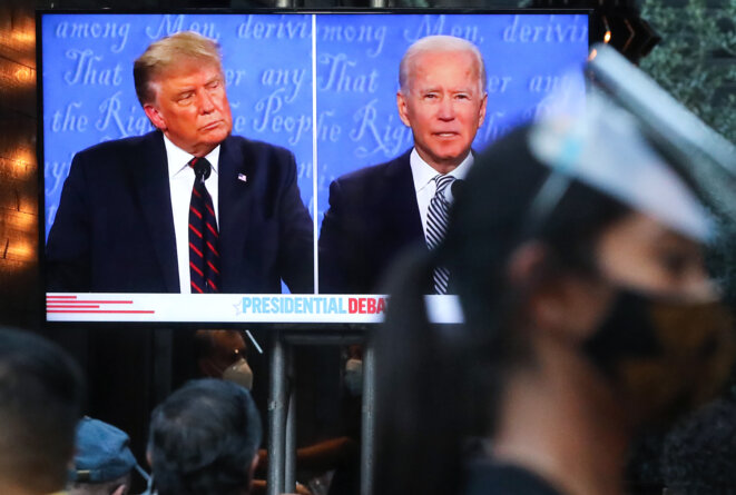 La retransmission du débat à West Hollywood, Californie, lundi 28 septembre © MARIO TAMA / Getty Images via AFP
