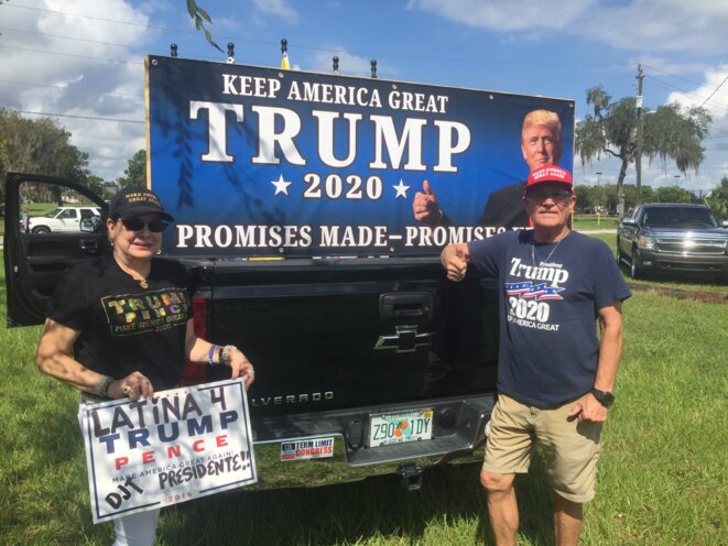Diana Turner (à gauche) à la caravane pro-Trump de Winter Haven. © AB