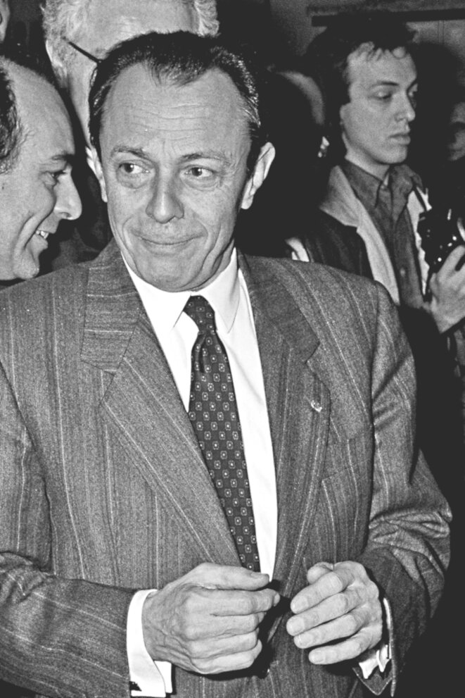 Michel Rocard, Premier ministre, au salon du livre en 1991. © D'après Jean Weber-INRA/Wikimedia Commons, lic. CC-BY-2.0 (via Flickr). Michel Rocard, Premier ministre, au salon du livre en 1991. © D'après Jean Weber-INRA/Wikimedia Commons, lic. CC-BY-2.0 (via Flickr).