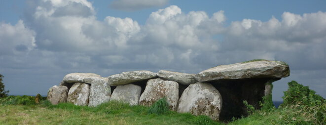 Série de dolmen en Bretagne © Christian Bois Série de dolmen en Bretagne © Christian Bois