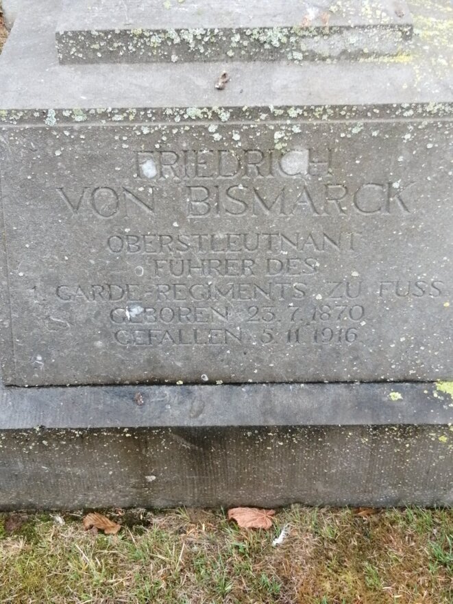 freddy-mulongo-eoliennes-cimetiere-2
