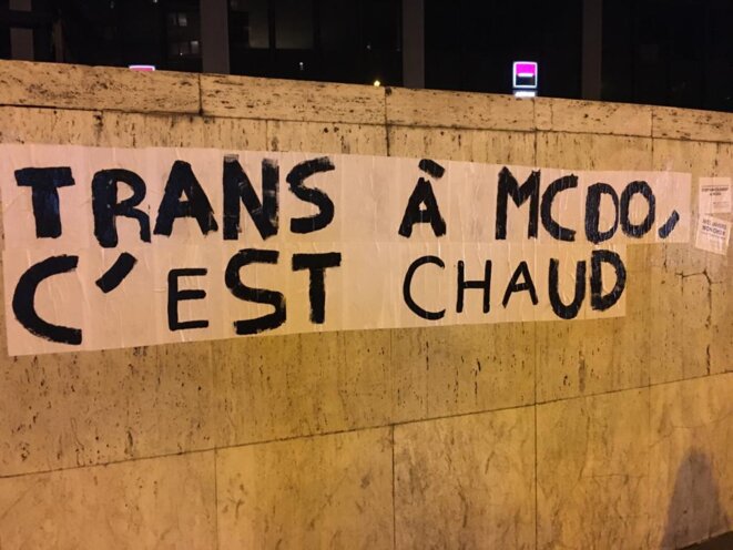 Collage organisé le 9 mars 2020, à Paris, par les membres du collectif McDroits, à l'occasion de la Journée de lutte pour les droits des femmes. DR Collage organisé le 9 mars 2020, à Paris, par les membres du collectif McDroits, à l'occasion de la Journée de lutte pour les droits des femmes. DR
