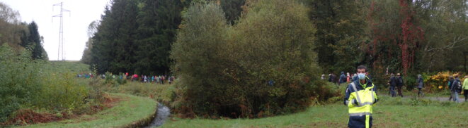 Le défilé des innombrables pour protéger la forêt © AB Le défilé des innombrables pour protéger la forêt © AB