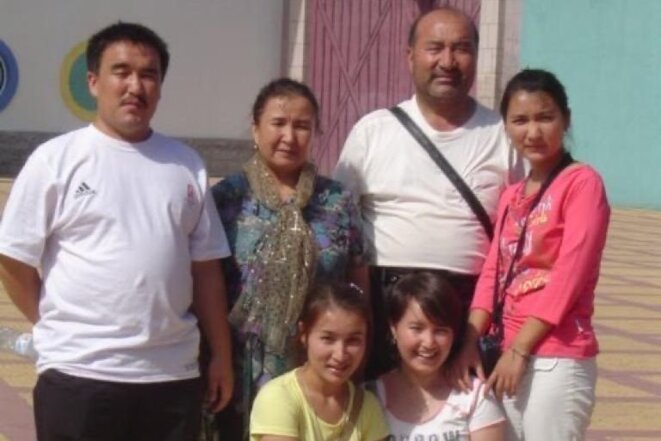 Fatimah Abdulghafur avec sa famille dans un parc d'attractions de Pékin en 2008. C'est la dernière photo d'eux ensemble en famille. (Photo fournie par Fatimah Abdulghafur) Fatimah Abdulghafur avec sa famille dans un parc d'attractions de Pékin en 2008. C'est la dernière photo d'eux ensemble en famille. (Photo fournie par Fatimah Abdulghafur)