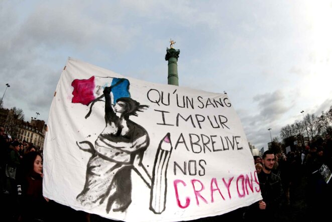 Minute de silence contre l’Islam, au lieu de dépenser pour l’école