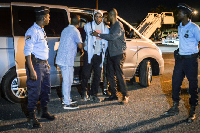 À l’aéroport de Djibouti, le djihadiste Peter Cherif sur le point d’être extradé en France, le 22 décembre 2018. © AFP À l’aéroport de Djibouti, le djihadiste Peter Cherif sur le point d’être extradé en France, le 22 décembre 2018. © AFP