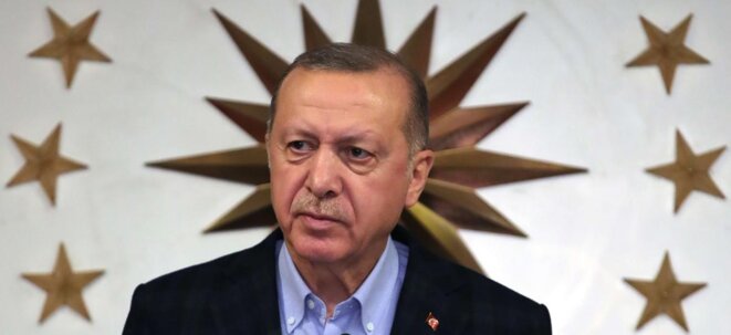 Pour Macron, Erdogan a une tête de coronavirus Pour Macron, Erdogan a une tête de coronavirus