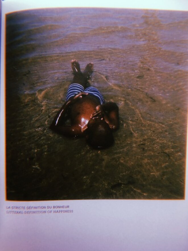 'La stricte définition du bonheur'. 'La vie est une plage' © Guy Birenbaum 'La stricte définition du bonheur'. 'La vie est une plage' © Guy Birenbaum