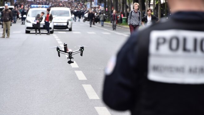 Un drone déployé par la police à Paris en 2016. © Mustafa Yalcin / Anadolu Agency via AFP Un drone déployé par la police à Paris en 2016. © Mustafa Yalcin / Anadolu Agency via AFP