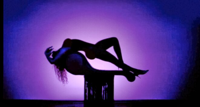 Beyoncé's Silhouette in the "Partition" music video Beyoncé's Silhouette in the "Partition" music video
