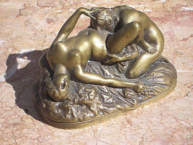 femmes-lesbiennes-bronze
