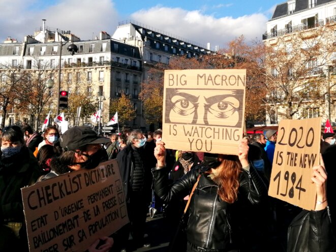 Les références à George Orwell étaient partout dans la manifestation. © D.I. Les références à George Orwell étaient partout dans la manifestation. © D.I.