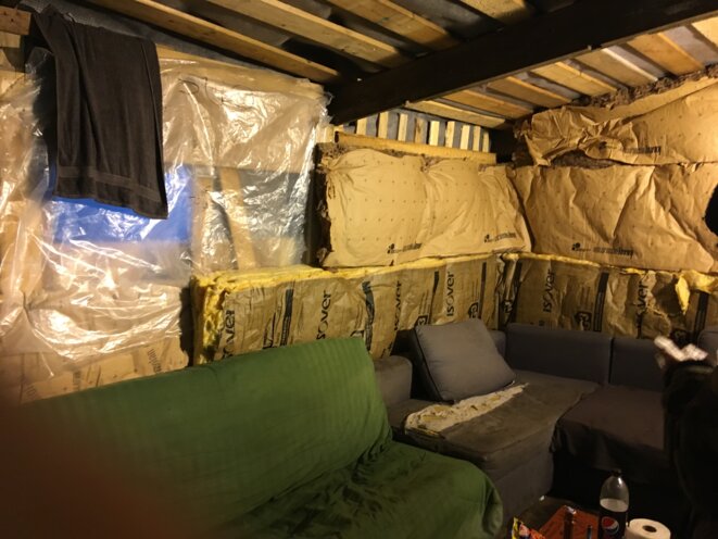 Grainville, Seine Maritime, 1er janvier 2019, la cabane des Gilets jaunes Grainville, Seine Maritime, 1er janvier 2019, la cabane des Gilets jaunes