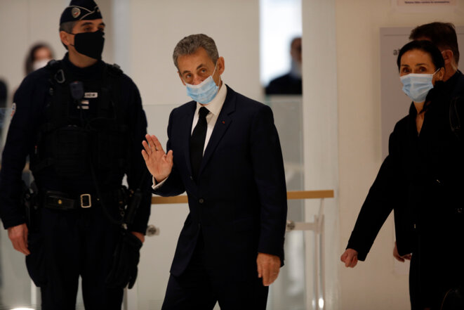 Nicolas Sarkozy et son avocate Jacqueline Laffont, le 26 novembre au tribunal de Paris © Mehdi Taamallah/NurPhoto/AFP
