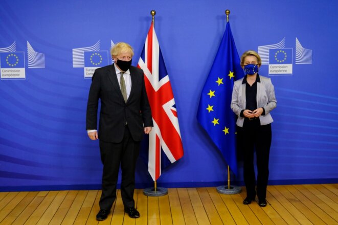 Boris Johnson et Ursula von der Leyen à l'issue d'un dîner bruxellois, le 9 décembre 2020, qui n'avait permis aucune avancée © AFP / Hans Lucas / Alexandros Michailidis.