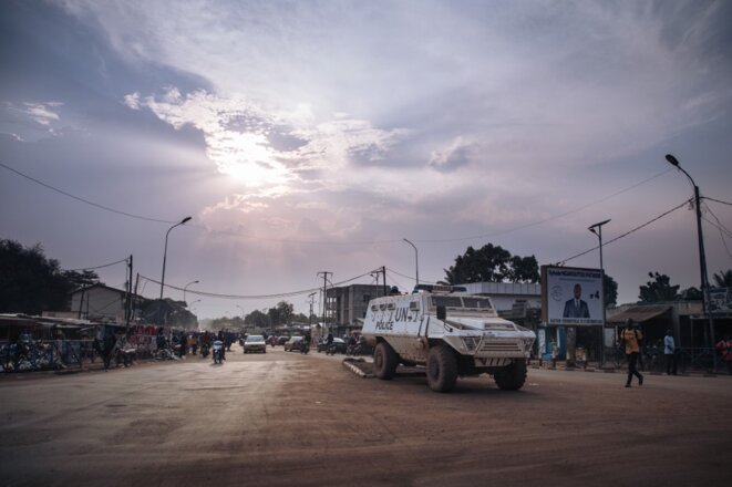 Une patrouille de la Minusca à Bangui le 22 décembre 2020. © Alexis Huguet/AFP