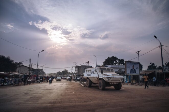 Une patrouille de la Minusca à Bangui le 22 décembre 2020. © Alexis Huguet/AFP Une patrouille de la Minusca à Bangui le 22 décembre 2020. © Alexis Huguet/AFP