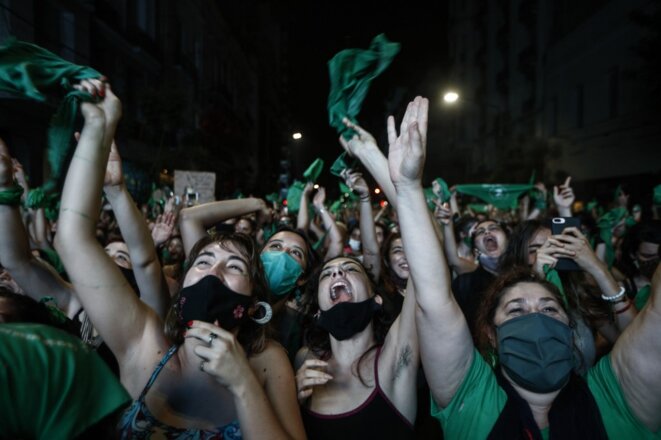 La liesse des manifestantes pro-avortement, mercredi 30 décembre à Buenos Aires © AFP / Emiliano Lasalvia.