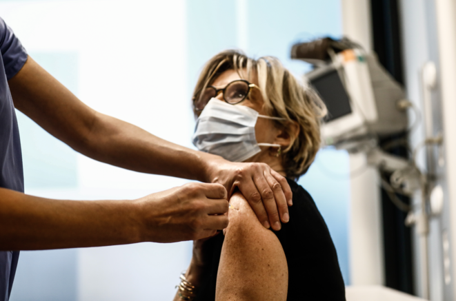 Vaccination à l'hôpital de l'Hotel-Dieu à Paris, le 2 janvier 2021. © Sameer Al-DOUMY / AFP