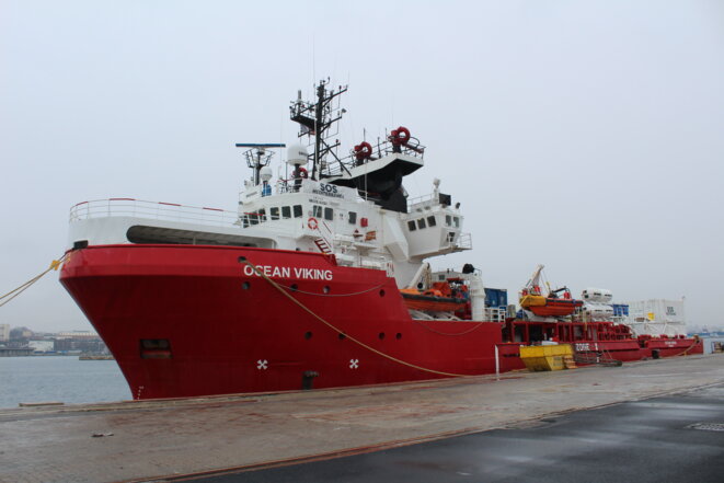 L’« Ocean Viking » à quai, au port de Marseille, avant la reprise de ses opérations de sauvetage en janvier 2021. © NB