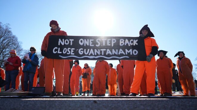 Manifestation à Washington, le 11 janvier 2016, pour demander la fermeture de Guantanamo. © Mandel Ngan/AFP Manifestation à Washington, le 11 janvier 2016, pour demander la fermeture de Guantanamo. © Mandel Ngan/AFP