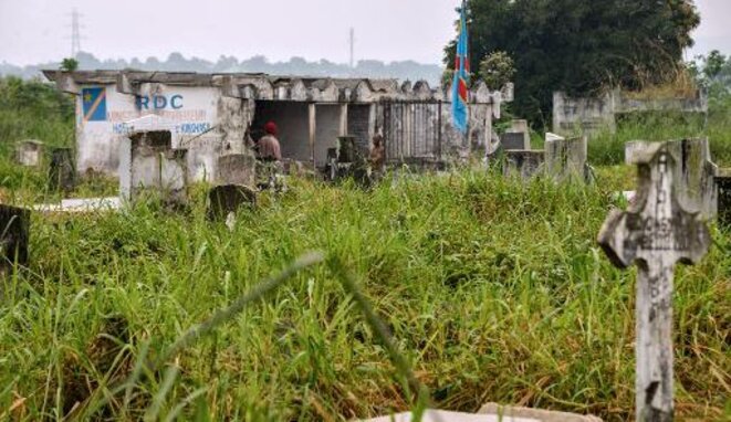 freddy-mulongo-cimetiere-de-kinsuka