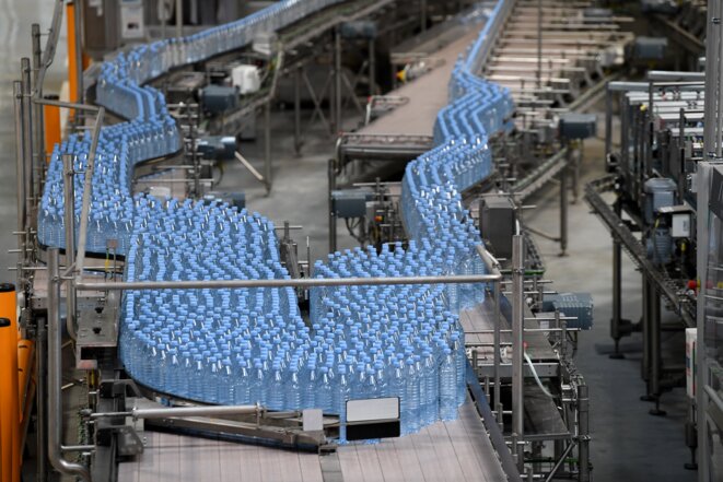 Chaîne de production de bouteilles Evian, à Amphion-les-Bains, le 12 septembre 2017. © Jean-Pierre Clatot / AFP Chaîne de production de bouteilles Evian, à Amphion-les-Bains, le 12 septembre 2017. © Jean-Pierre Clatot / AFP