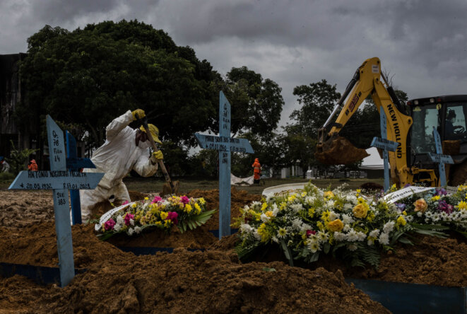 Dans le cimetière de Tarumã, les tombes sont creusés sans interruption. © JMA Dans le cimetière de Tarumã, les tombes sont creusés sans interruption. © JMA