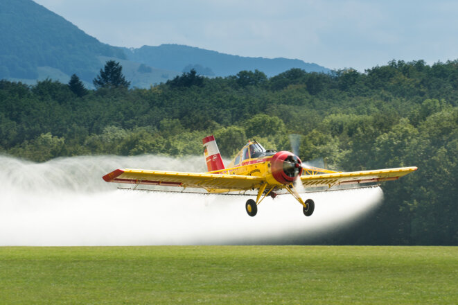 Avion PZL-106 Kruk effectuant un épandage © Stefan Krause - License: LAL Avion PZL-106 Kruk effectuant un épandage © Stefan Krause - License: LAL