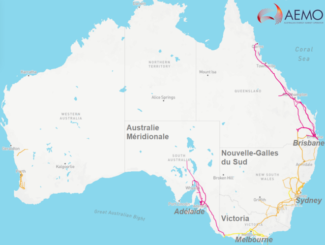 Carte de l'Australie et, en couleur, d'une partie de son réseau de transport électrique très haute tension © AEMO Carte de l'Australie et, en couleur, d'une partie de son réseau de transport électrique très haute tension © AEMO